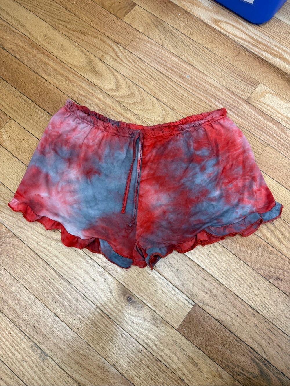 2010s Red Blue Tie Dye Ruffle Dolphin Shorts Small